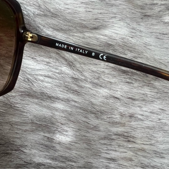 Chanel Sunglasses- good used condition in tortoise - Picture 6 of 6
